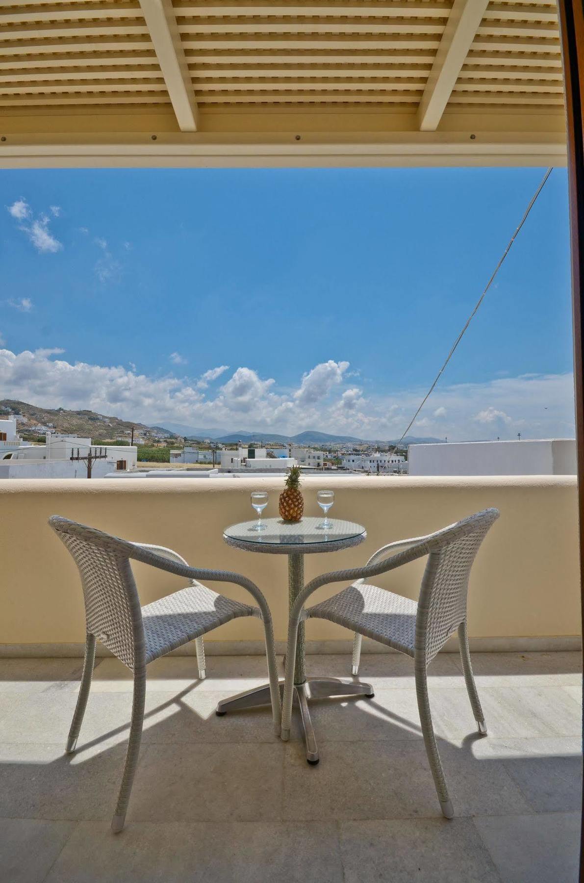 Margo Studios Naxos City Екстериор снимка