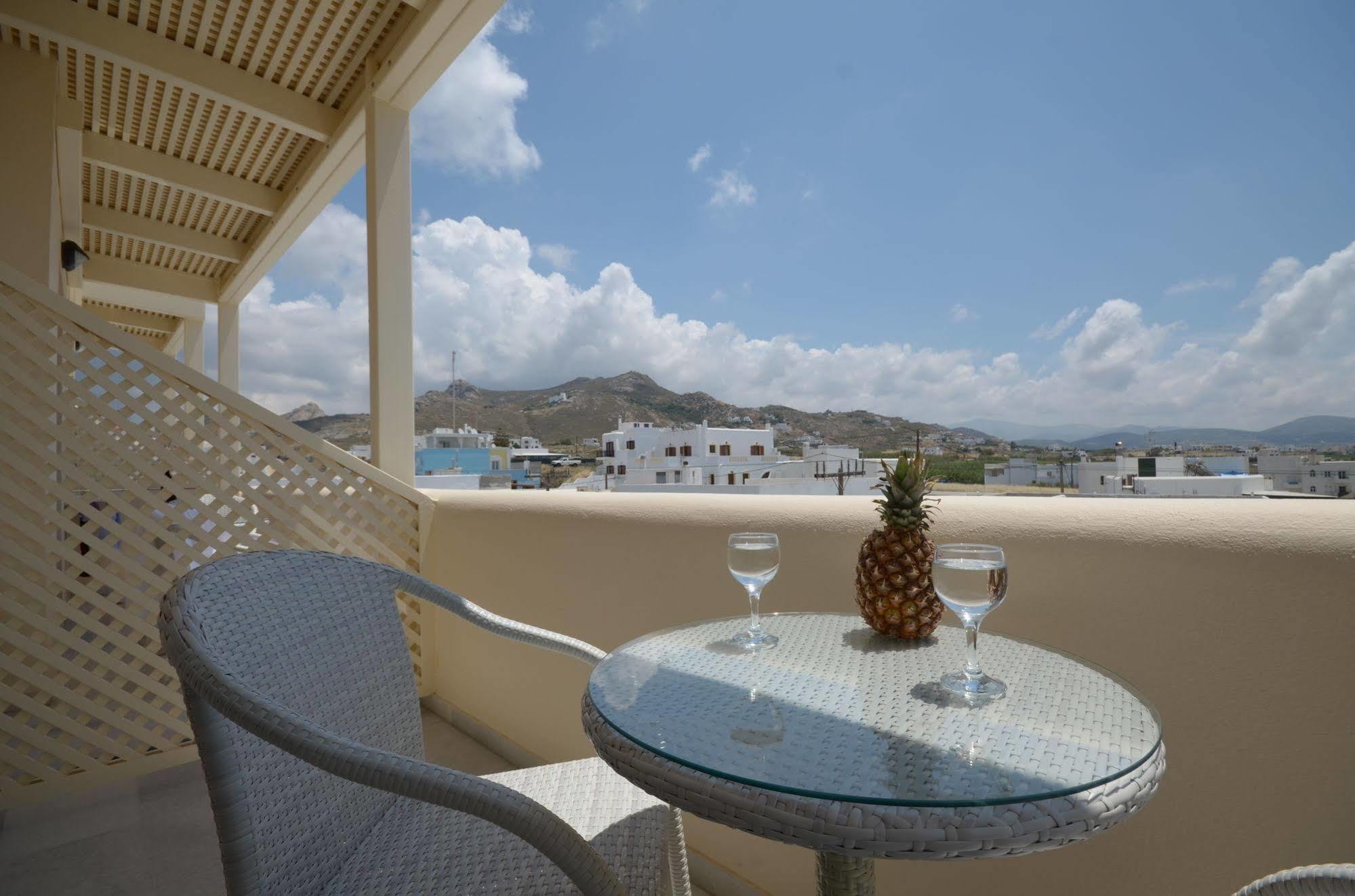 Margo Studios Naxos City Екстериор снимка