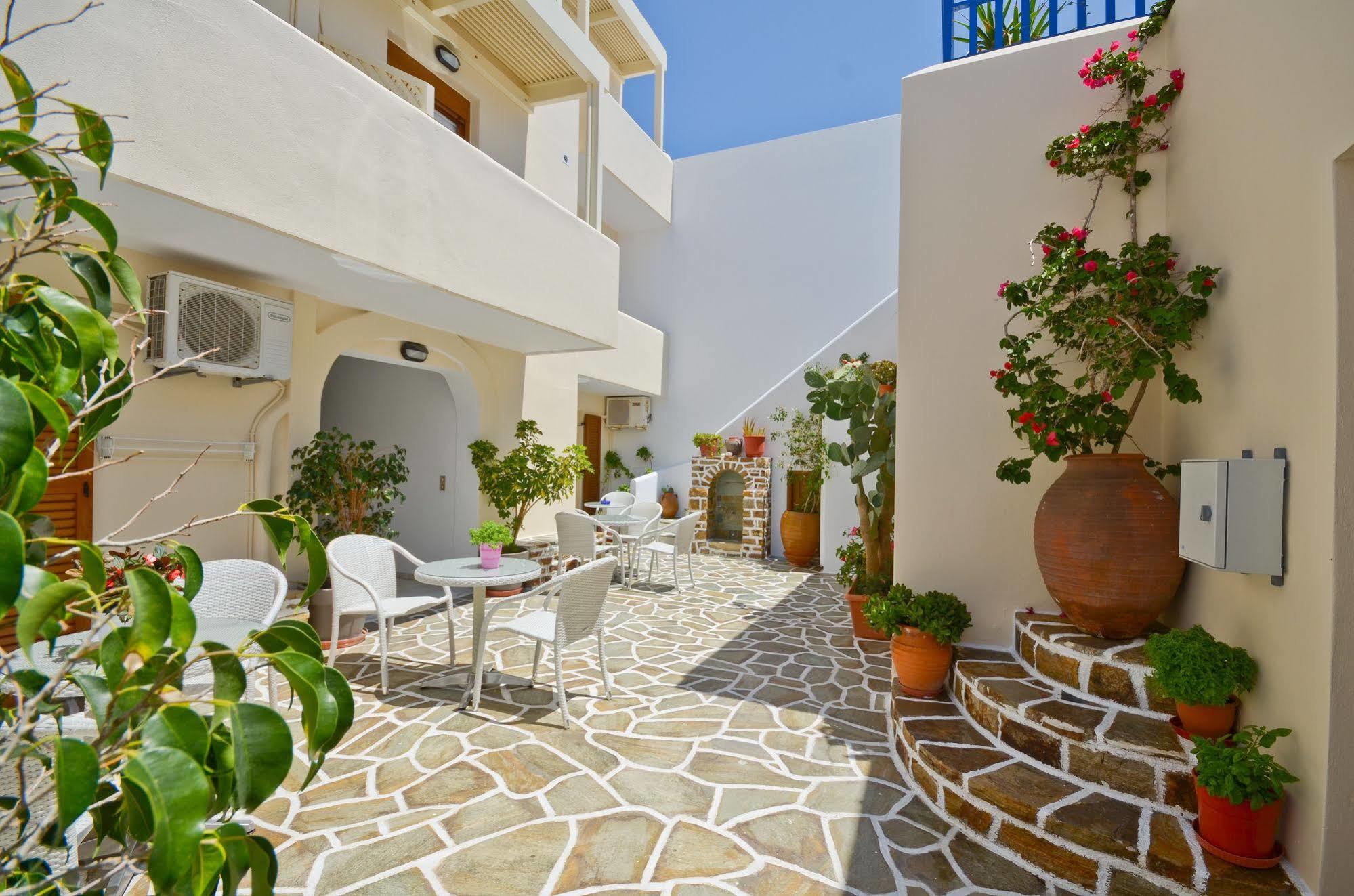 Margo Studios Naxos City Екстериор снимка